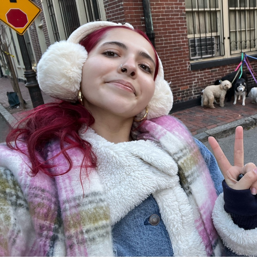 Meet your Posher, Rebeca